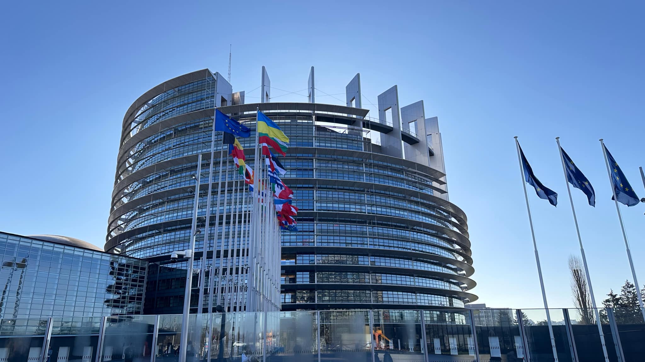 ევროპარლამენტმა საქართველოში „დემოკრატიული კრიზისის გაღრმავების“ შესახებ დებატები გამართა