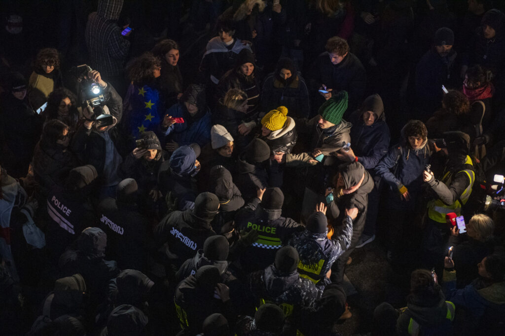 Amnesty International: ქალი მომიტინგეები გენდერული ძალადობის სამიზნეები არიან