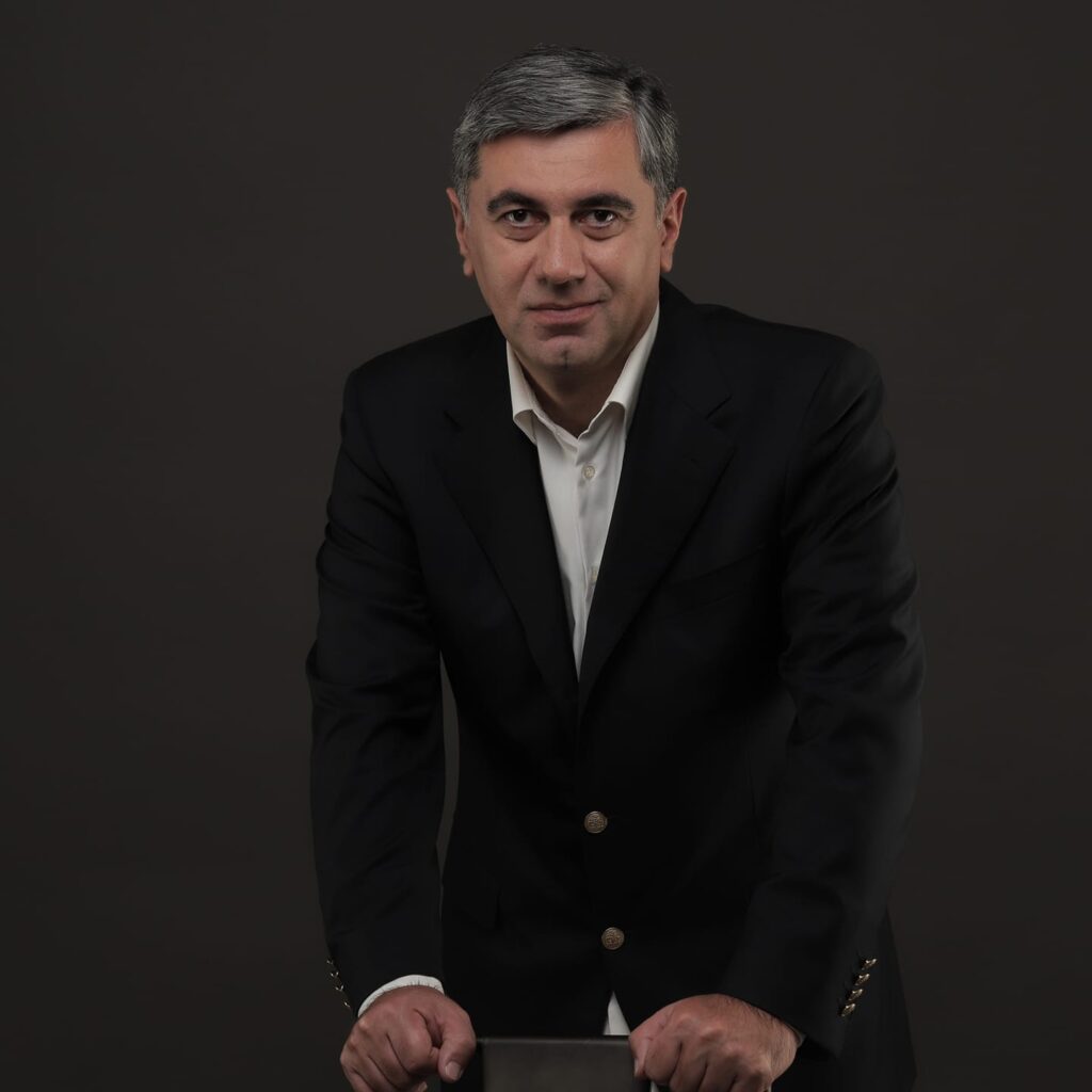 ყოფილ თავდაცვის მინისტრს ირაკლი ოქრუაშვილს პატიმრობა შეეფარდა