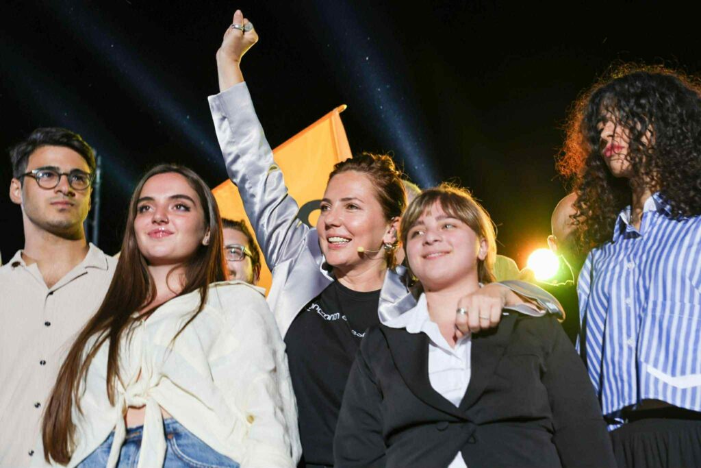 ანა დოლიძის პარტიამ „ხალხისთვის“ კოალიცია „ძლიერი საქართველო დატოვა