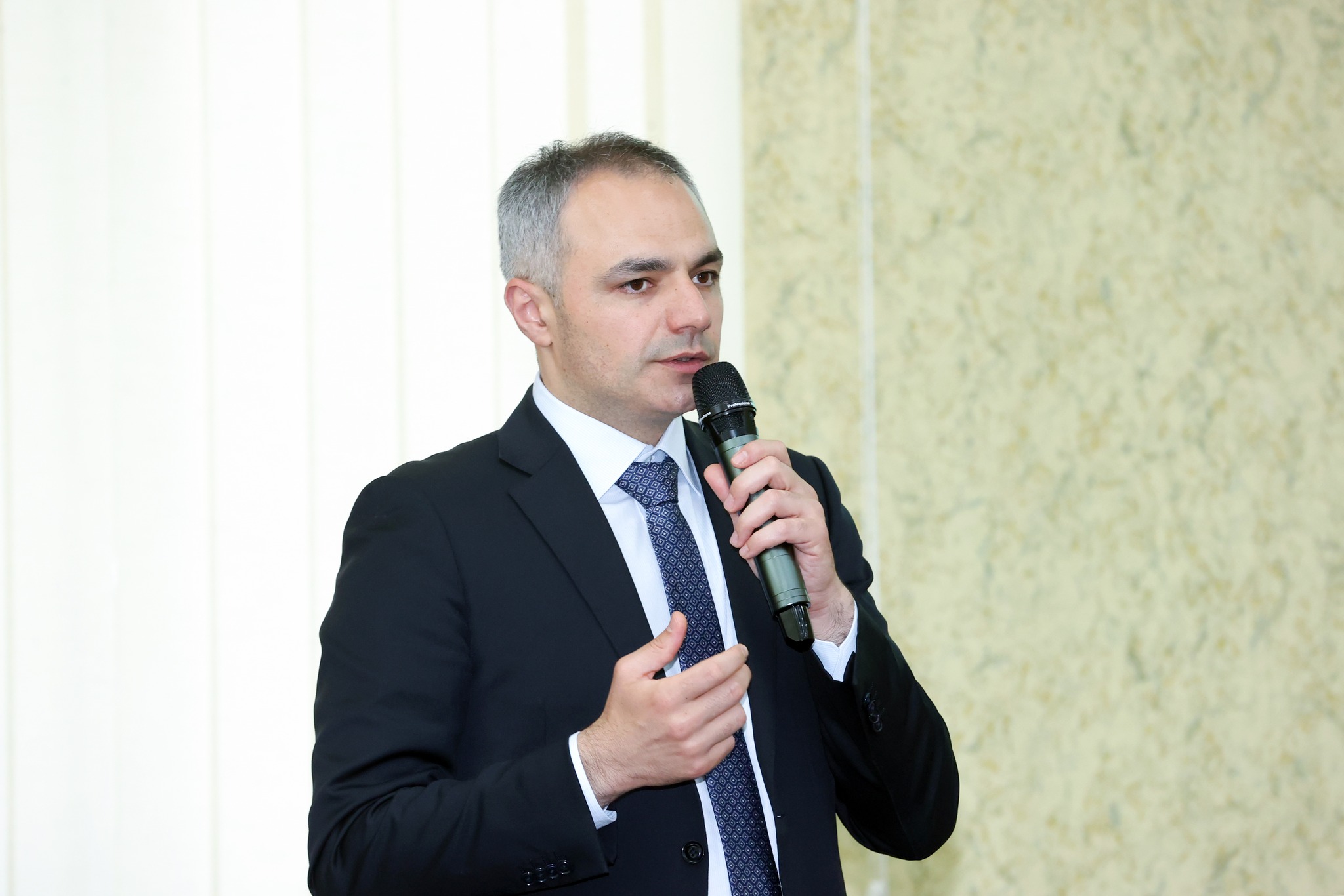 „ქართული ოცნების“ განათლების მინისტრმა ალექსანდრე წულაძემ თანამდებობა დატოვა