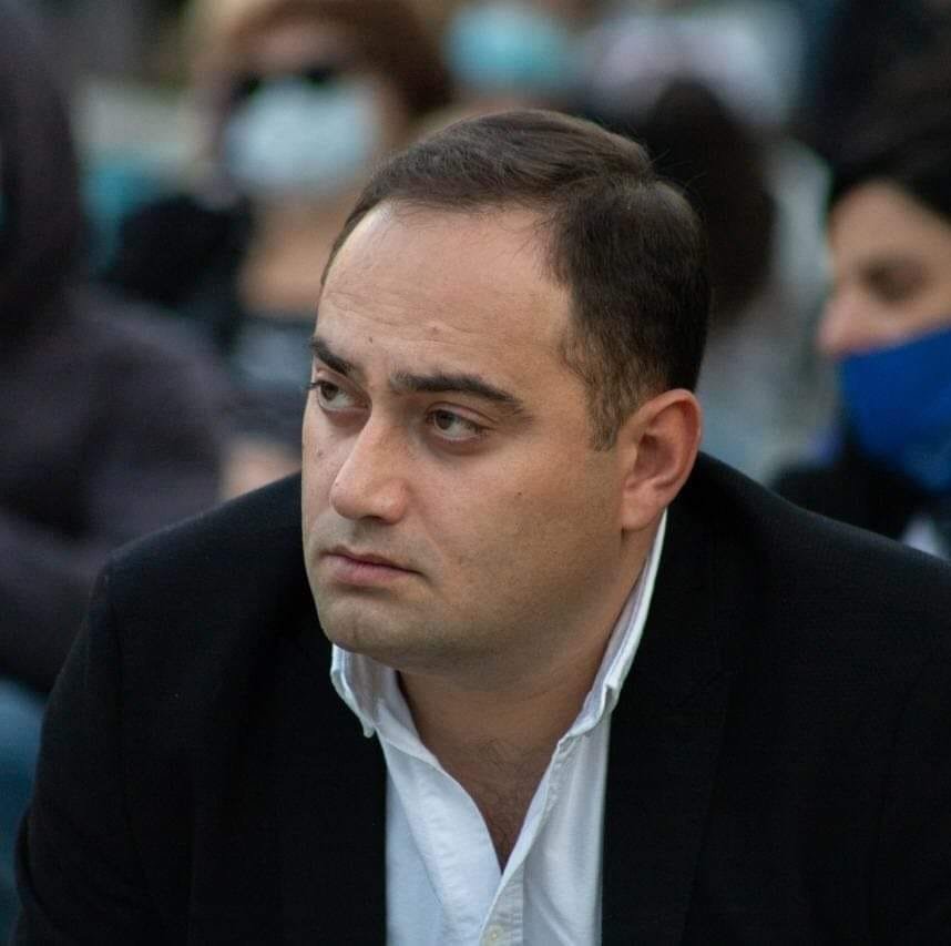 პარლამენტში დეპუტატ დავით კოდუას ადგილმონაცვლე ზურაბ ქადაგიძე გახდა